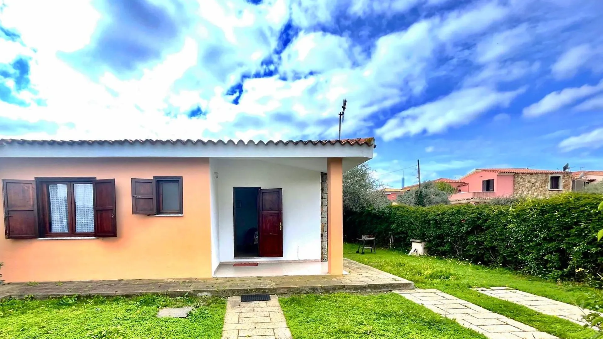 Iss Travel, La Mendula Holiday Home, 2 Bedrooms-Apartments With Private Outdoor Area location