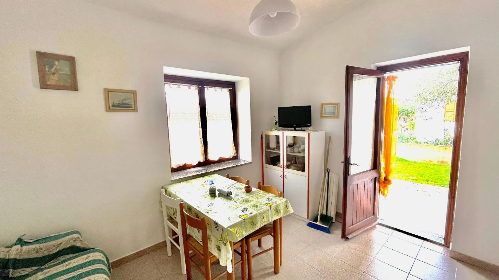 Iss Travel, La Mendula Holiday Home, 2 Bedrooms-Apartments With Private Outdoor Area San Teodoro  Italy